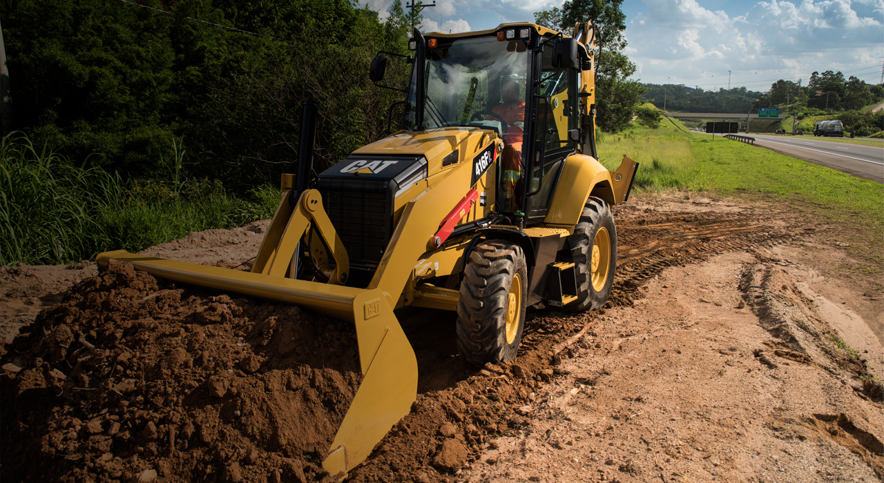 Caçambas - Traseira da Retroescavadeira